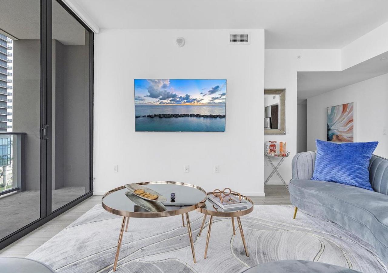 X-lounge Ii - Highrise In The Heart Of Downtown With Rooftop Pool & Skyline Views Apartamento *